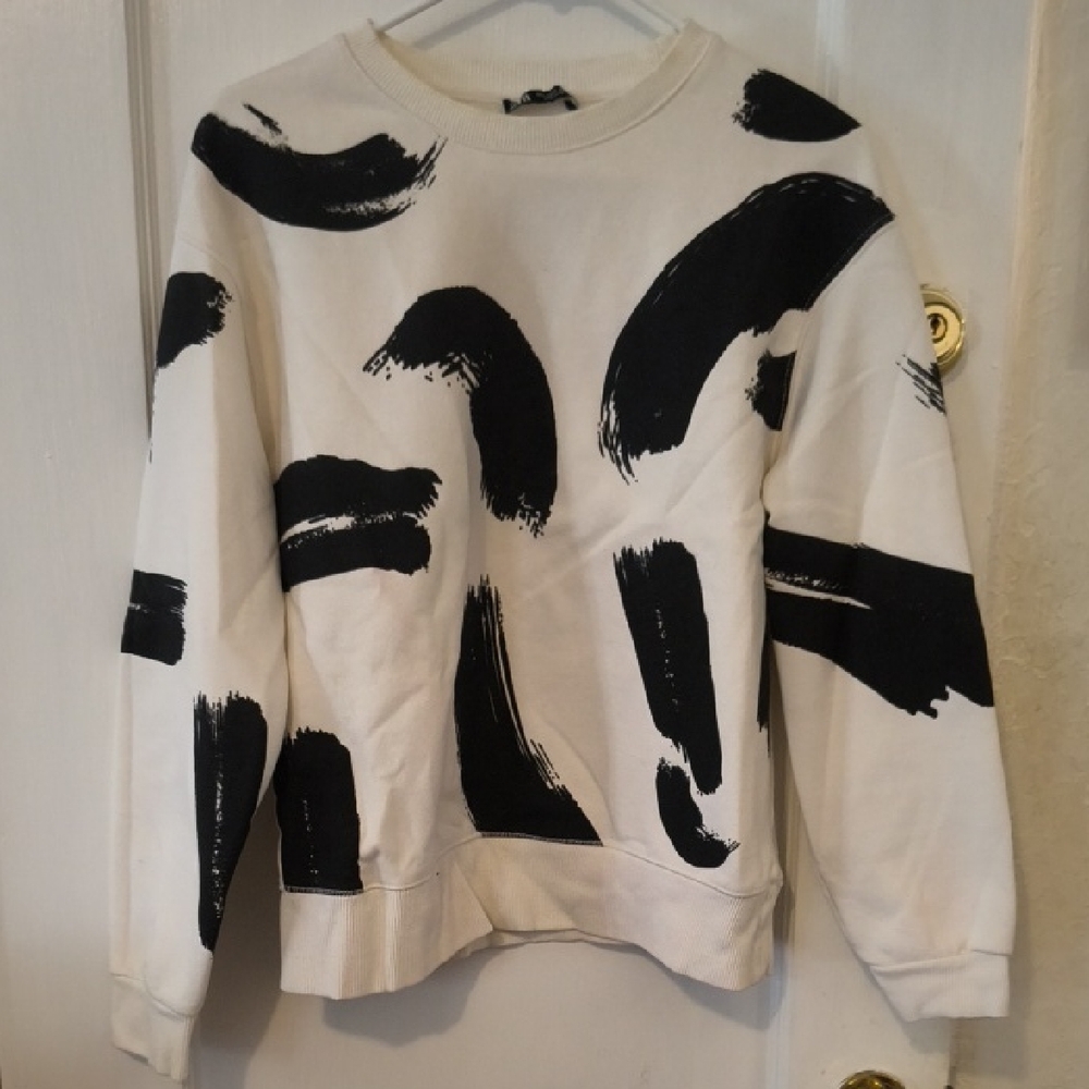 Zara | Monochrome Brushstroke Crewneck Sweater